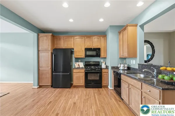 $349,900 | 1632 Oakridge Lane, Hellertown, PA 18055