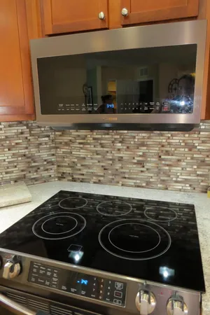 $305,000 | 2122 Sherwood Avenue, Holland, MI 49423