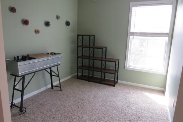 $305,000 | 2122 Sherwood Avenue, Holland, MI 49423