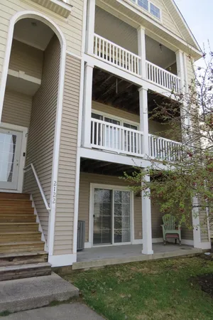 $305,000 | 2122 Sherwood Avenue, Holland, MI 49423
