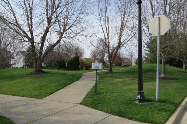 $305,000 | 2122 Sherwood Avenue, Holland, MI 49423