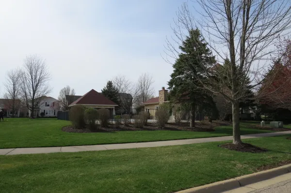 $305,000 | 2122 Sherwood Avenue, Holland, MI 49423