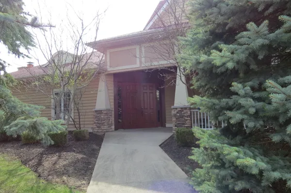 $305,000 | 2122 Sherwood Avenue, Holland, MI 49423