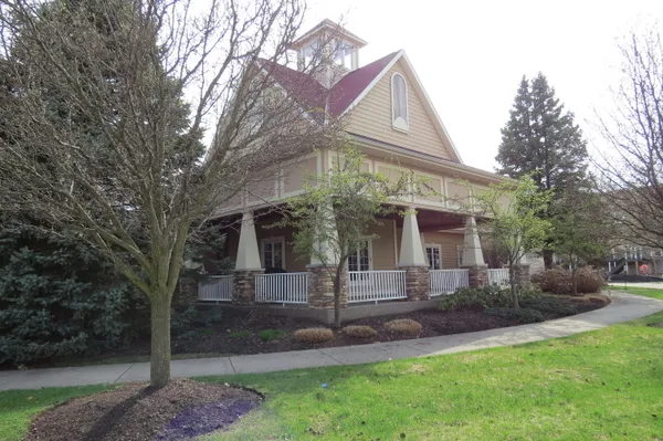 $305,000 | 2122 Sherwood Avenue, Holland, MI 49423