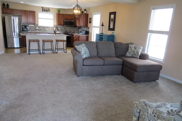 $305,000 | 2122 Sherwood Avenue, Holland, MI 49423