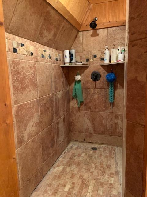 555 North Avery Road Northwest Rome, GA 30165 - Photo 22 of 37 Tile shower