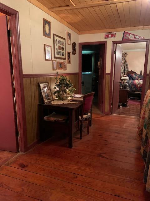 555 North Avery Road Northwest Rome, GA 30165 - Photo 28 of 37 Upstairs landing