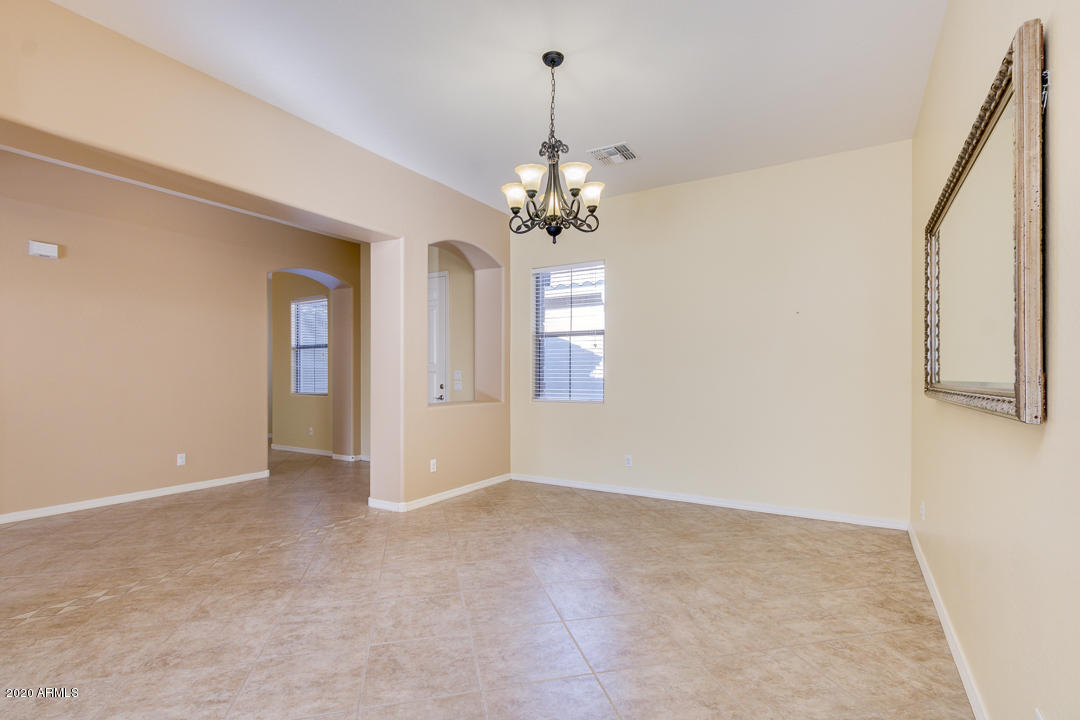 6194 South Rochester Drive Gilbert, AZ 85298 - Photo 4 of 33 07-Rochester