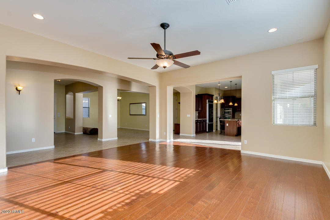 6194 South Rochester Drive Gilbert, AZ 85298 - Photo 9 of 33 11-Rochester