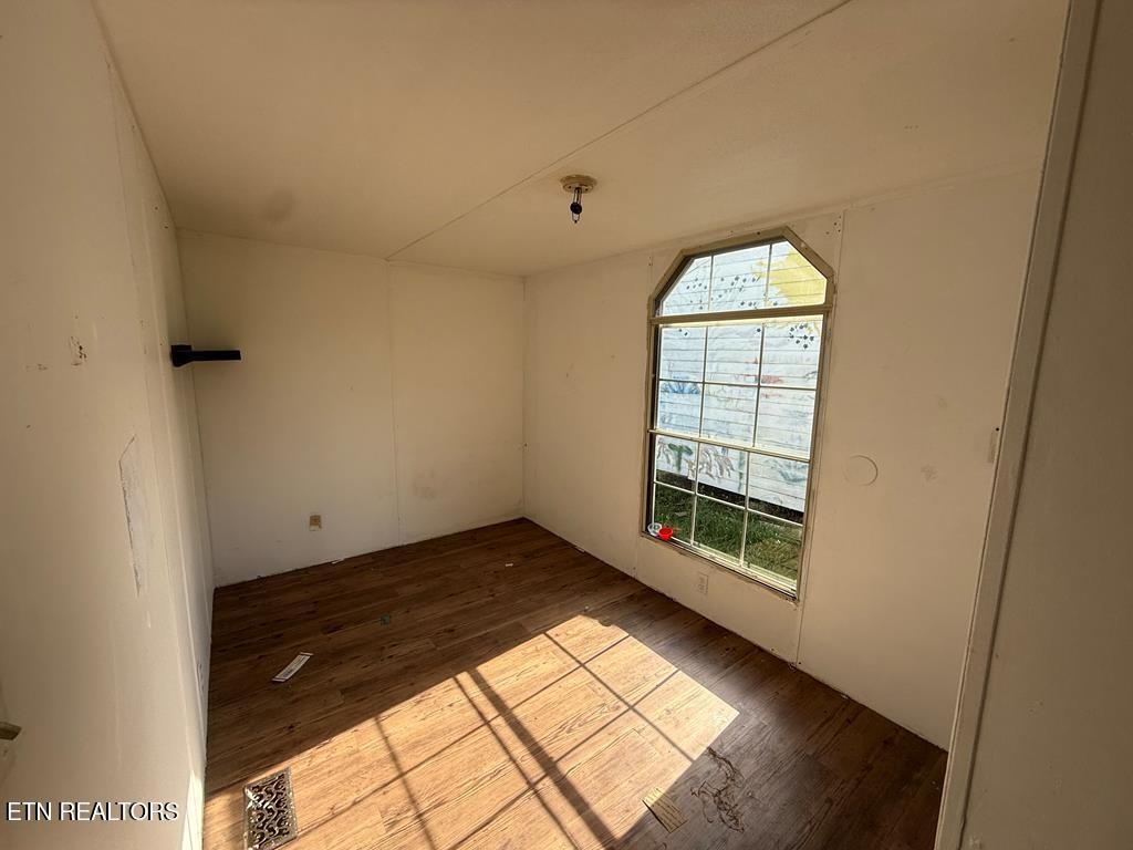 7224 Thomas Twin Oaks Road Baxter, TN 38544 - Photo 19 of 26 an empty room with windows
