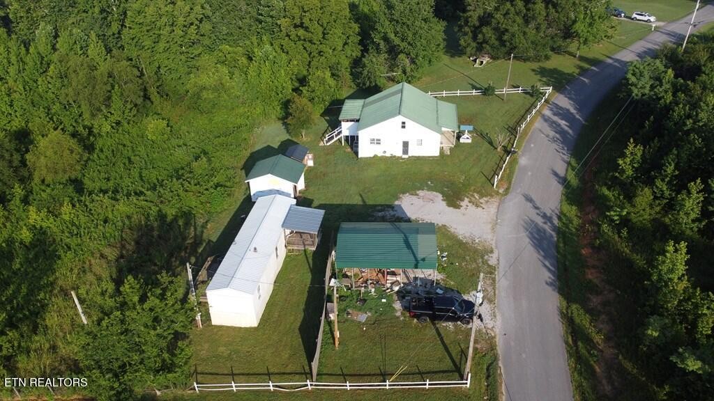 7224 Thomas Twin Oaks Road Baxter, TN 38544 - Photo 4 of 26 an aerial view of a house