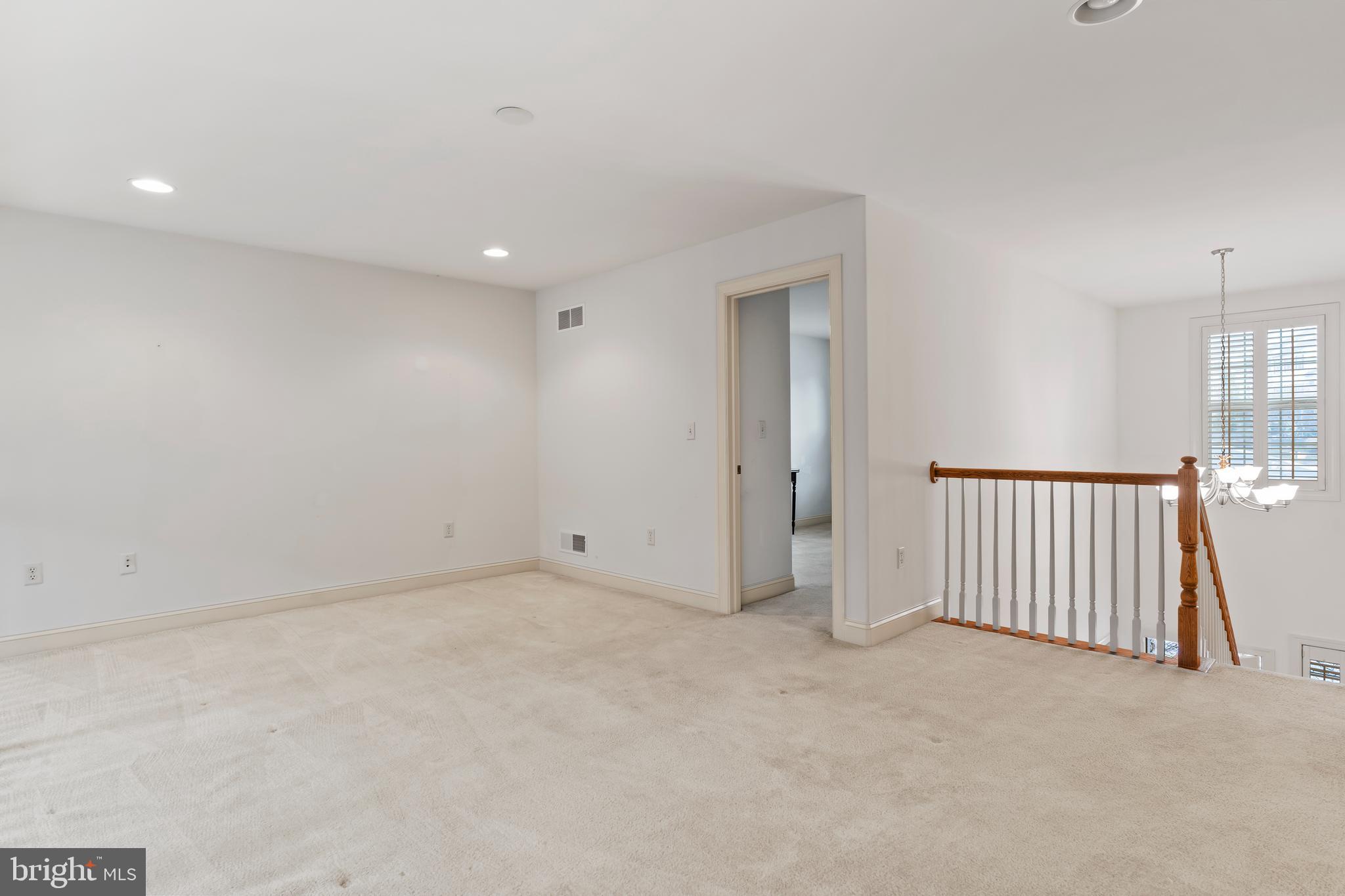 1920 Roxbury Court Mechanicsburg, PA 17055 - Photo 25 of 34 a view of a livingroom with entryway