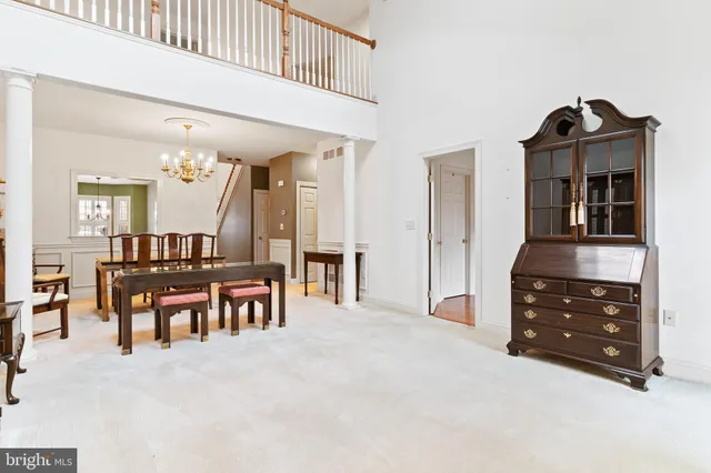a view of a livingroom with furniture