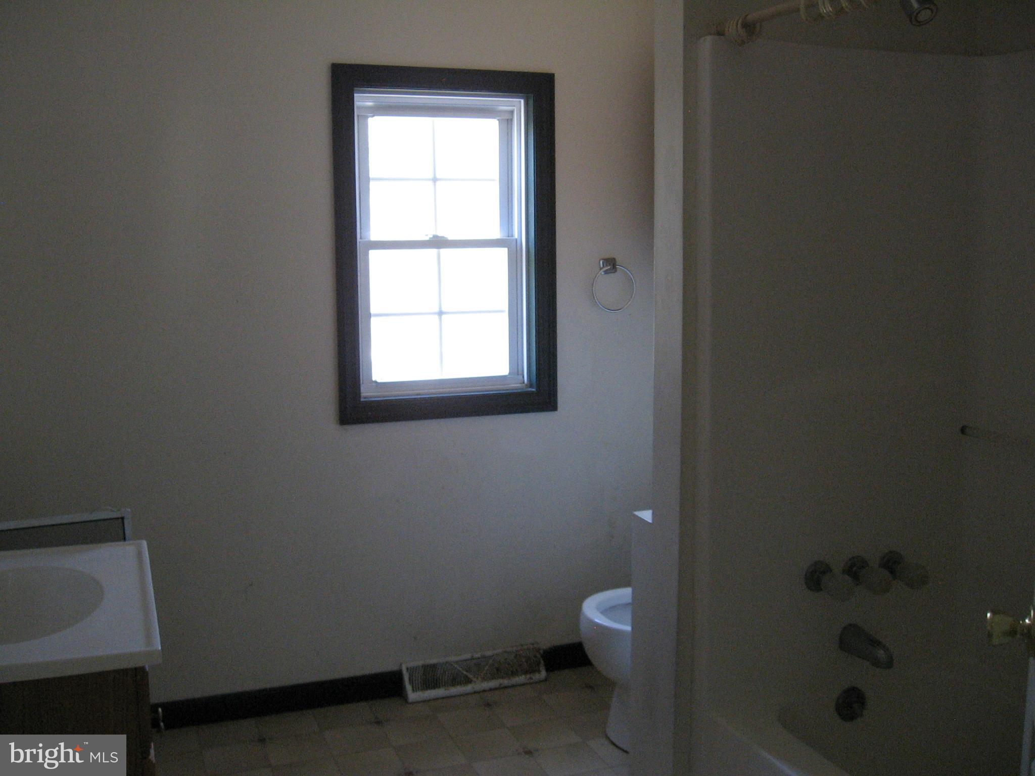 944 Mountain Run Road Berkeley Springs, WV 25411 - Photo 13 of 26 Bath