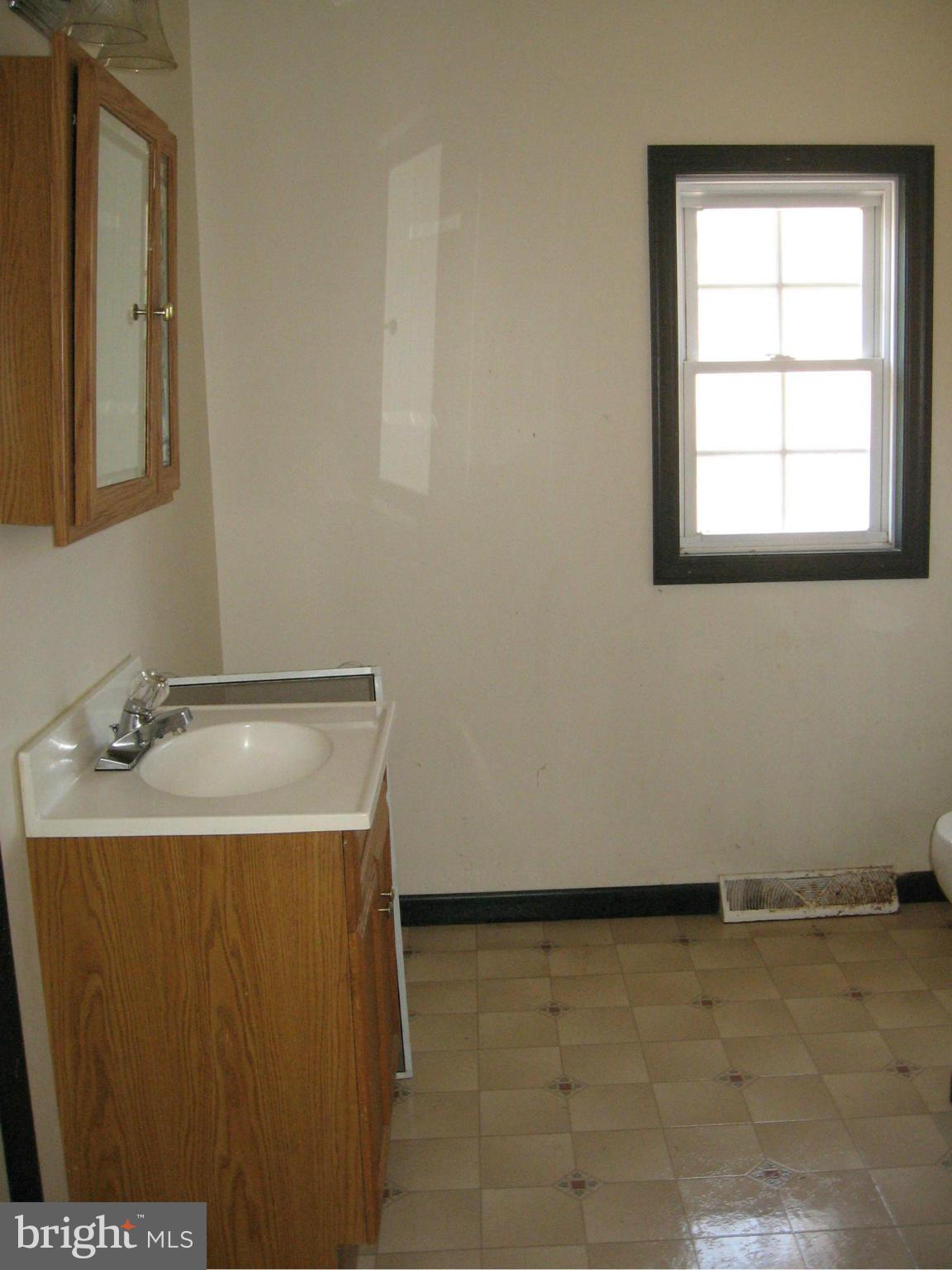 944 Mountain Run Road Berkeley Springs, WV 25411 - Photo 14 of 26 Bath
