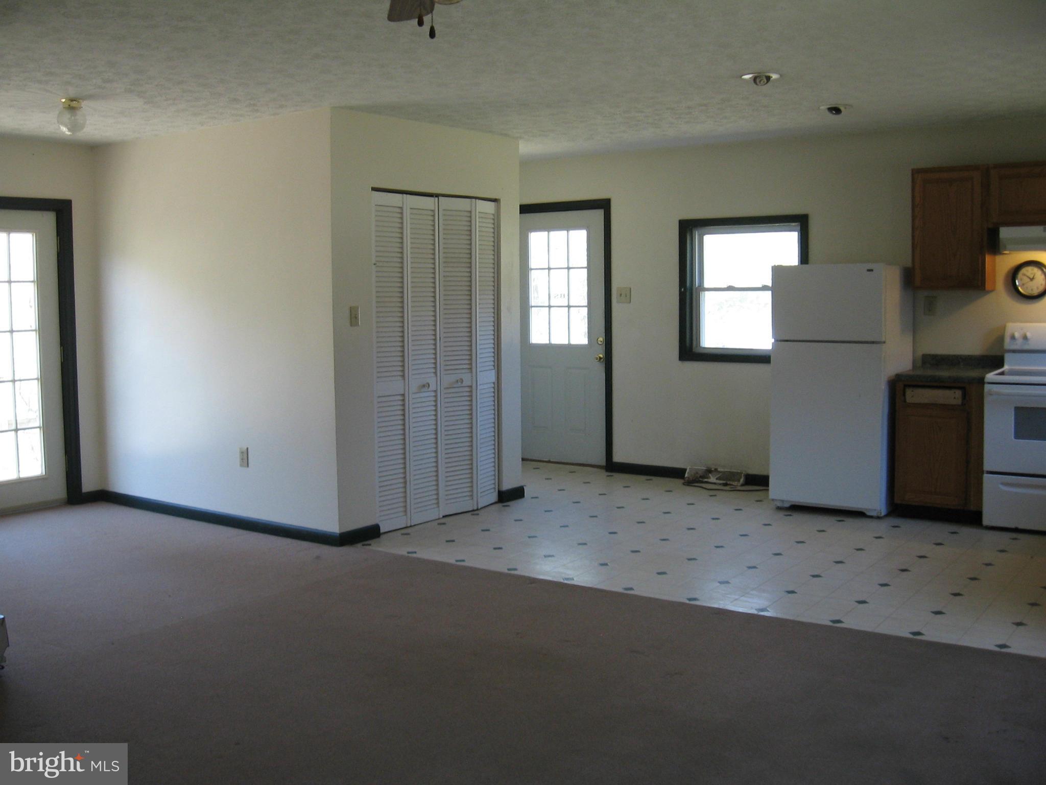 944 Mountain Run Road Berkeley Springs, WV 25411 - Photo 8 of 26 Interior (General)