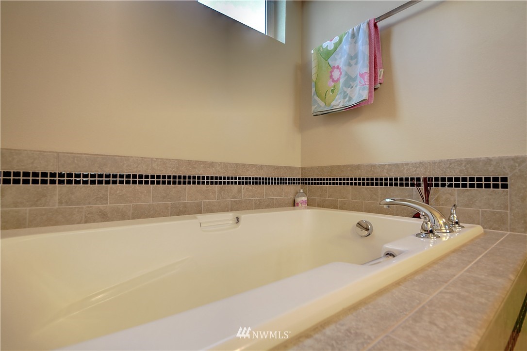 321 203rd Place Southeast Bothell, WA 98012 - Photo 12 of 17