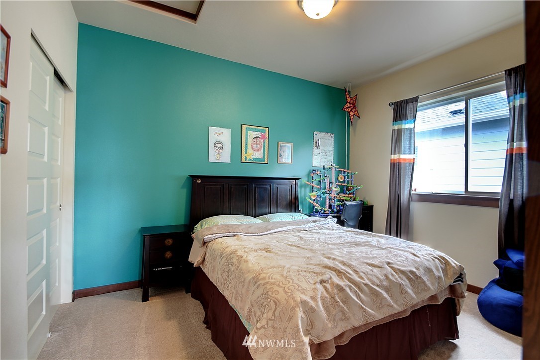 321 203rd Place Southeast Bothell, WA 98012 - Photo 13 of 17