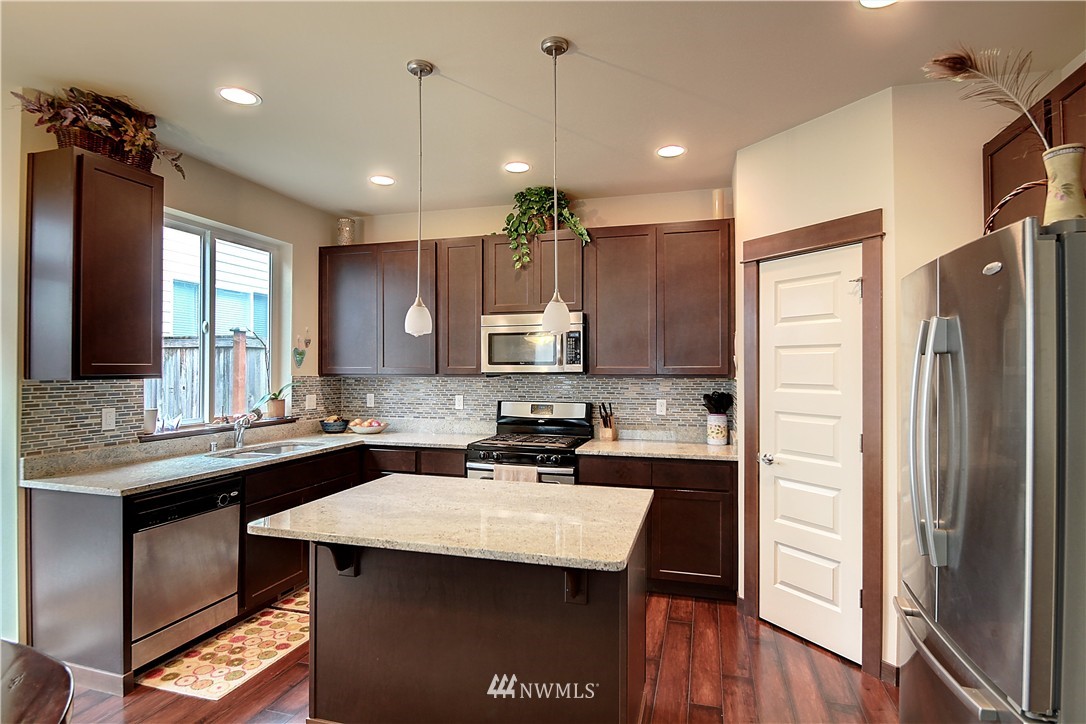 321 203rd Place Southeast Bothell, WA 98012 - Photo 6 of 17