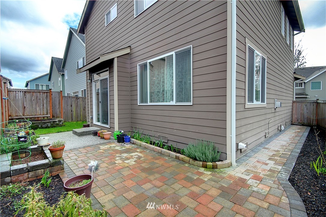 321 203rd Place Southeast Bothell, WA 98012 - Photo 9 of 17