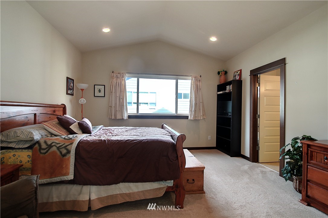321 203rd Place Southeast Bothell, WA 98012 - Photo 10 of 17