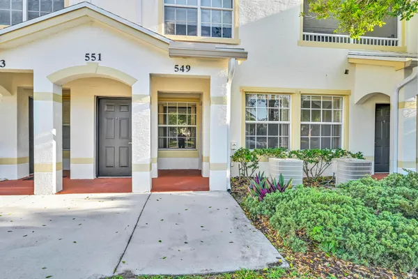 $1,650 | 549 Southeast Prescott Place, Stuart, FL 34994