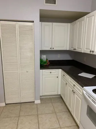 $1,650 | 549 Southeast Prescott Place, Stuart, FL 34994