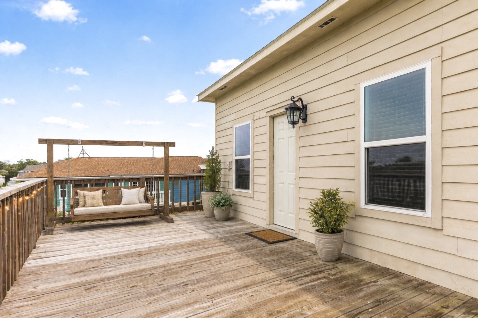 167 Garth Street Freeport, TX 77541 - Photo 25 of 34 Virtual staging back balcony