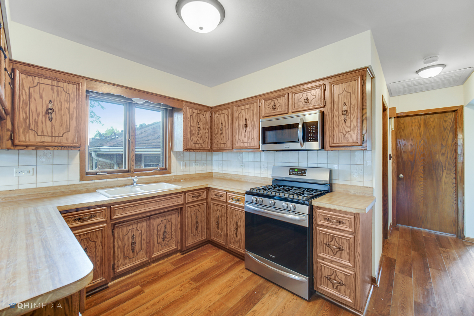 6131 107th Street Chicago Ridge, IL 60415 - Photo 2 of 23