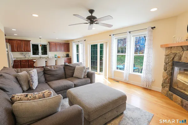 $475,000 | 35 Walnut Street, Newington, CT 06111