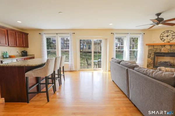 $475,000 | 35 Walnut Street, Newington, CT 06111