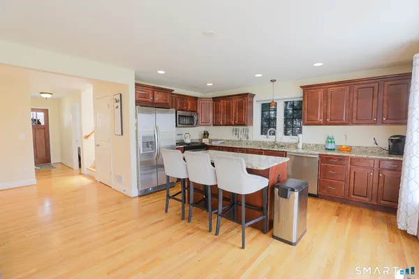 $475,000 | 35 Walnut Street, Newington, CT 06111