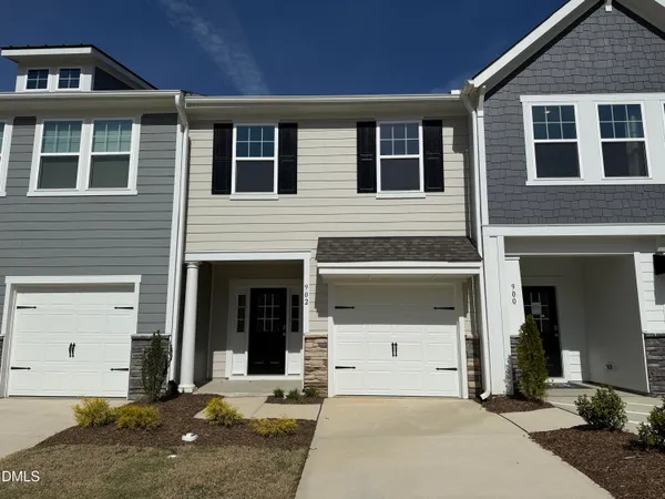 $318,615 | 902 Kensley Grv Lane, Fuquay-Varina, NC 27526