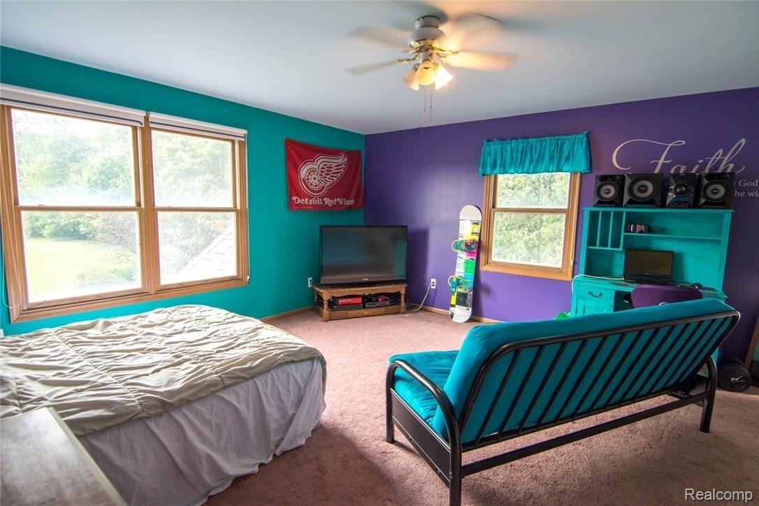 59850 Kunstman Road Ray, MI 48096 - Photo 29 of 37 29 bedroom3 window.jpg