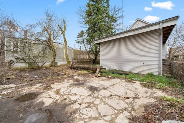 a picture of a room with a white wall