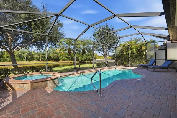 $895,000 | 3022 Aviamar Circle, Naples, FL 34114