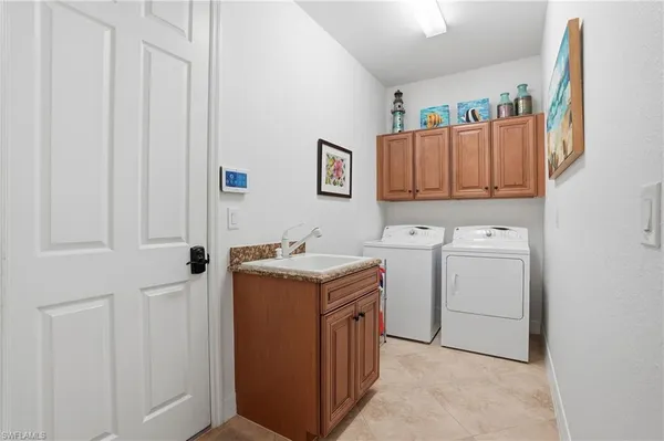 $895,000 | 3022 Aviamar Circle, Naples, FL 34114
