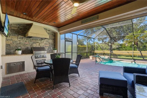 $895,000 | 3022 Aviamar Circle, Naples, FL 34114