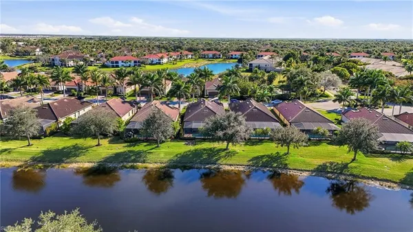 $895,000 | 3022 Aviamar Circle, Naples, FL 34114