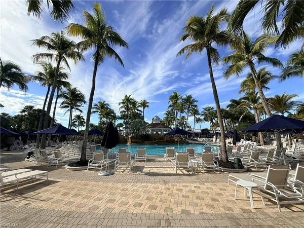 $895,000 | 3022 Aviamar Circle, Naples, FL 34114