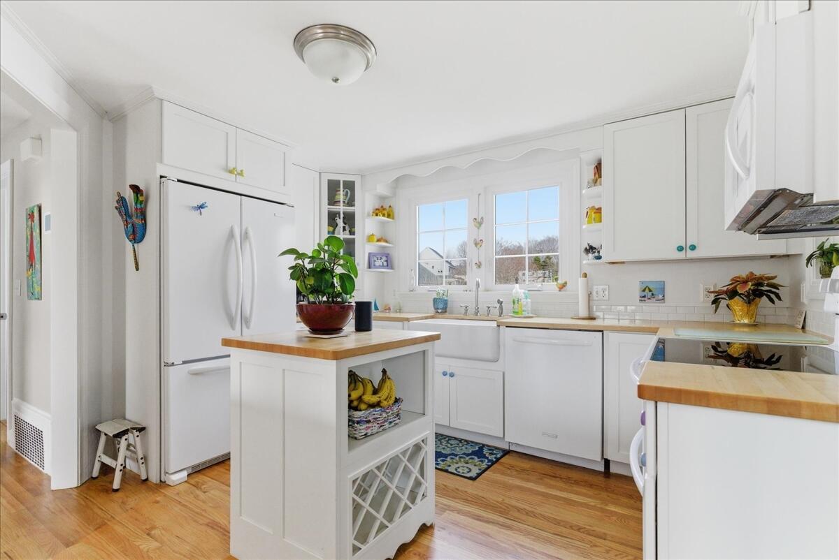 15 Grover Road Cape Elizabeth, ME 04107 - Photo 16 of 60 16