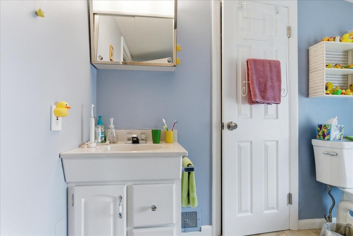 15 Grover Road Cape Elizabeth, ME 04107 - Photo 42 of 60 42 39