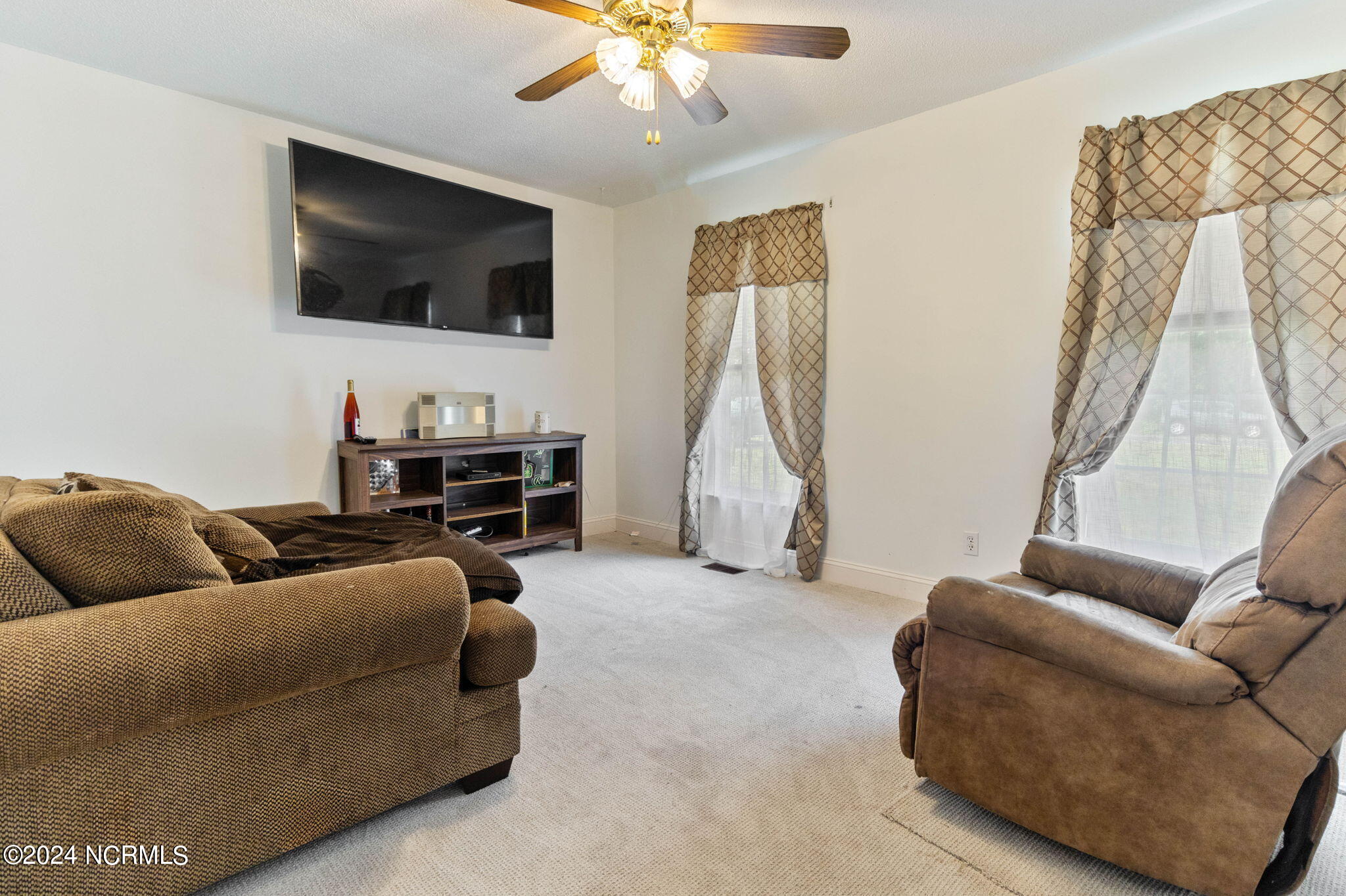 3830 Norris Store Road Ayden, NC 28513 - Photo 24 of 34 19-web-or-mls-IMG_0651RE