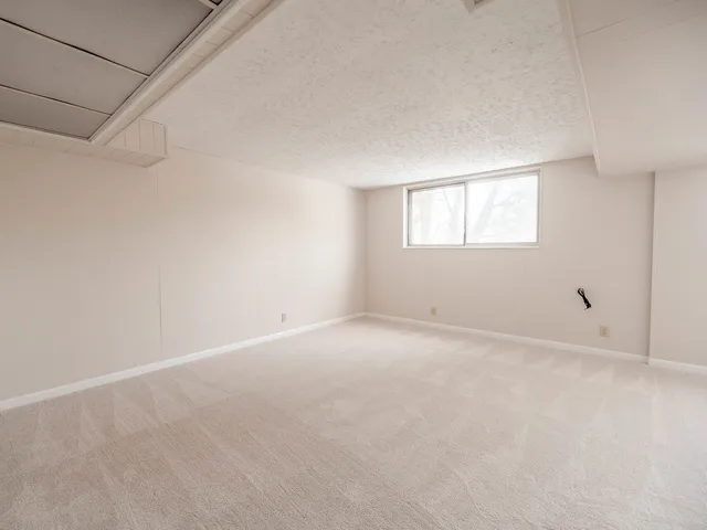 $354,900 | 1200 Nippert Drive, Streamwood, IL 60107