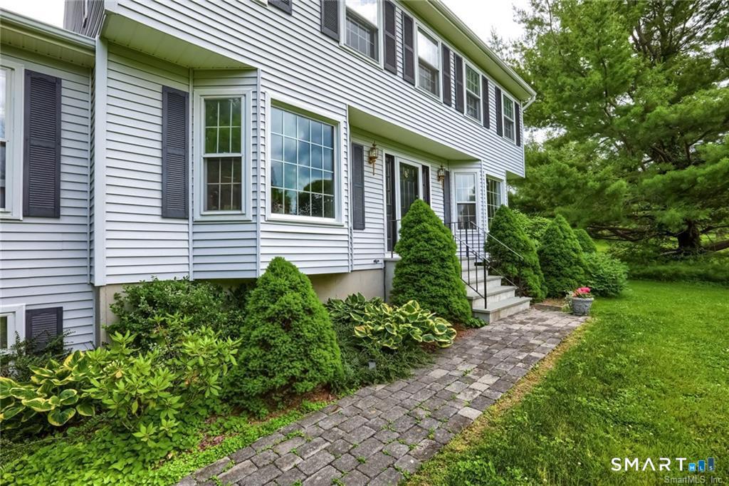44 Chapin Road New Milford, CT 06776 - Photo 4 of 37