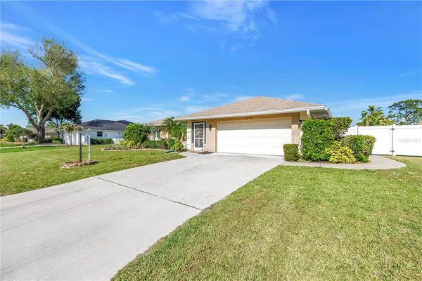 $2,950 | 5771 Timberlake Drive, Sarasota, FL 34243