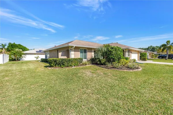 $2,950 | 5771 Timberlake Drive, Sarasota, FL 34243
