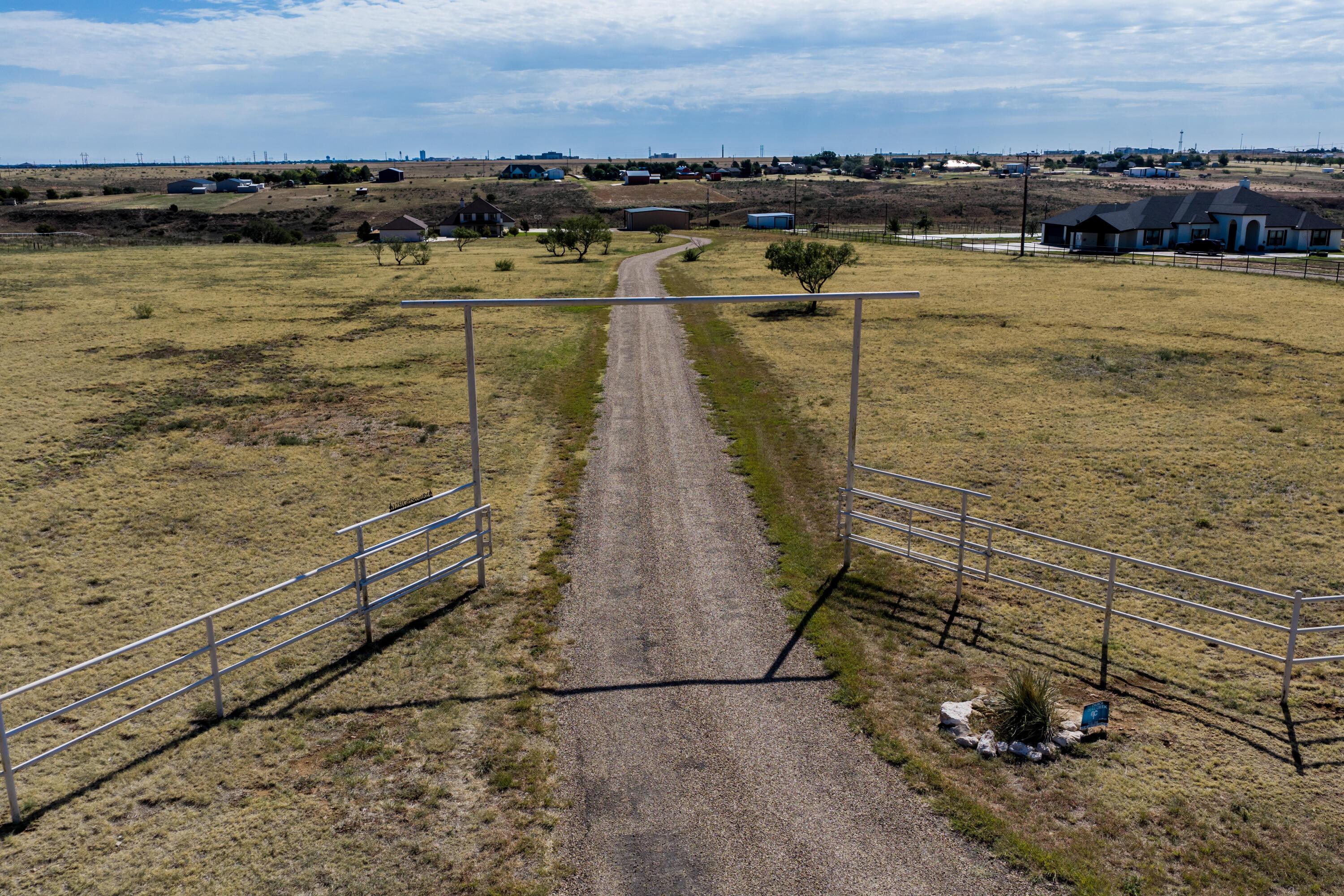 1251 South Girl Scout Road Amarillo, TX 79124 - Photo 86 of 86 86 FRONT GATE