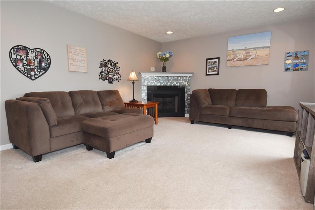 505 Walnut Drive McKees Rocks, PA 15136 - Photo 3 of 25 Gallery Image 3