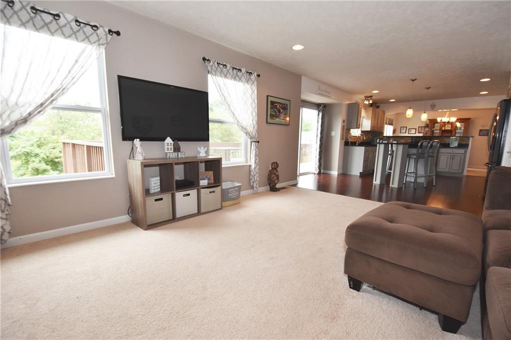 505 Walnut Drive McKees Rocks, PA 15136 - Photo 4 of 25 Gallery Image 4